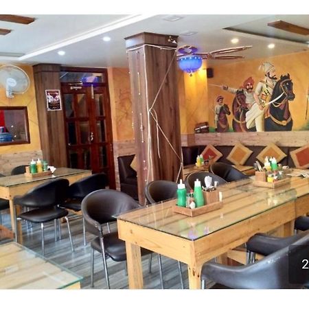 Om Shanthi Paying Guest House Варанасі Екстер'єр фото