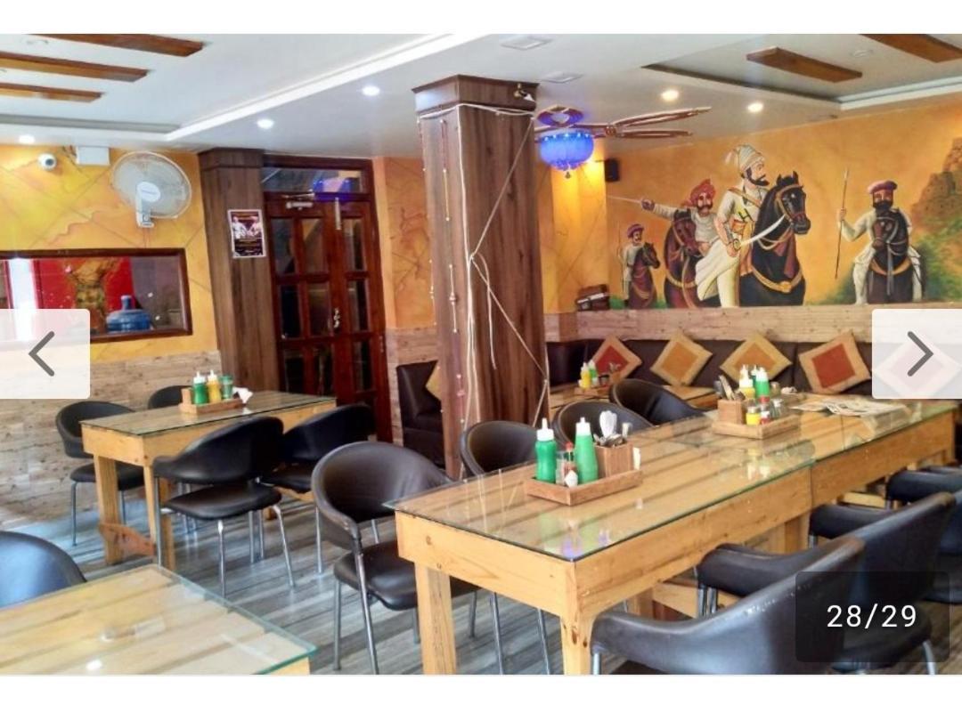 Om Shanthi Paying Guest House Варанасі Екстер'єр фото