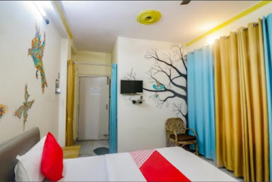 Om Shanthi Paying Guest House Варанасі Екстер'єр фото