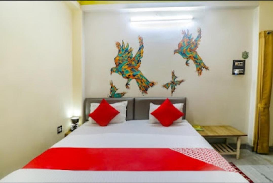 Om Shanthi Paying Guest House Варанасі Екстер'єр фото