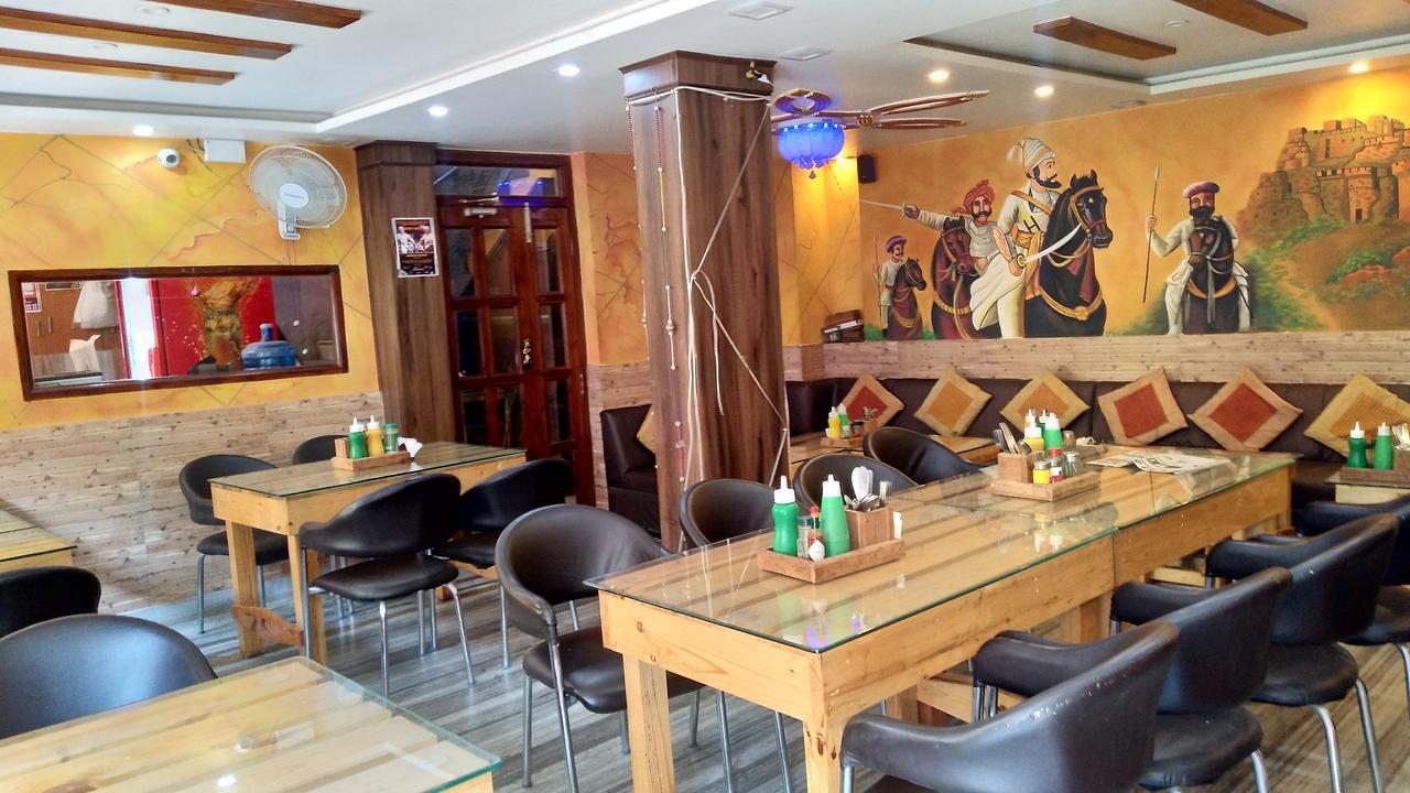 Om Shanthi Paying Guest House Варанасі Екстер'єр фото